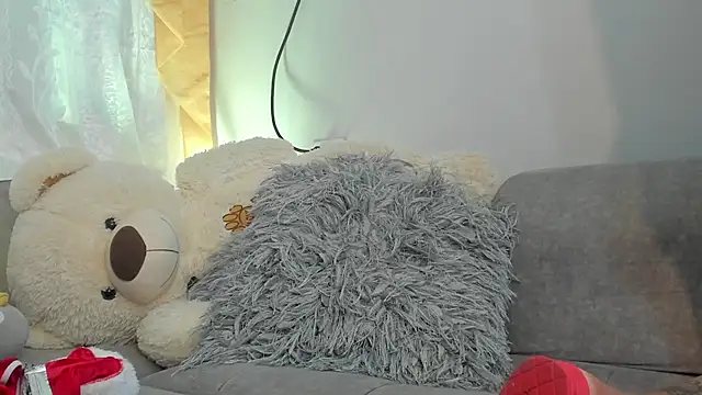 Snapshot of SandraGoldstein chatting on 12.28.24 SandraGoldstein online show from 12.28.24