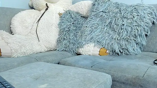 Snapshot of SandraGoldstein chatting on 01.05.25 SandraGoldstein online show from 01.05.25