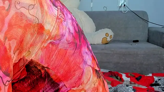 Snapshot of SandraGoldstein chatting on 03.08.25 SandraGoldstein online show from 03.08.25