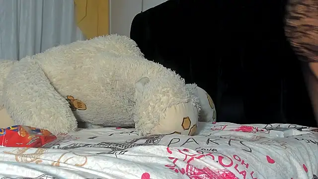 Snapshot of SandraGoldstein chatting on 03.22.25 SandraGoldstein online show from 03.22.25