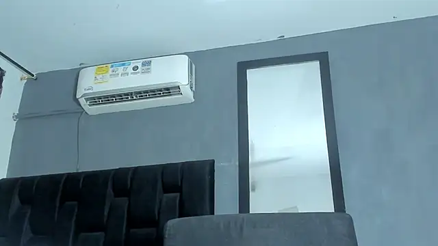 Snapshot of SandraGoldstein chatting on 11.20.25 SandraGoldstein online show from 11.20.25