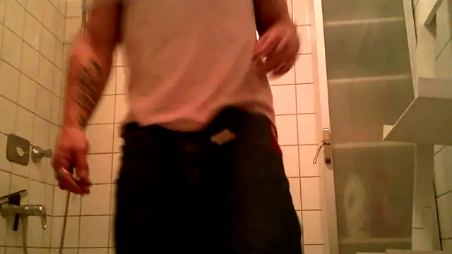 AthleticWomenizer2 online show from 11.16.25