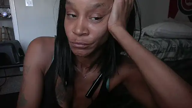 Snapshot of EnticingAaliyah chatting on 07.25.26 EnticingAaliyah online show from 07.25.26