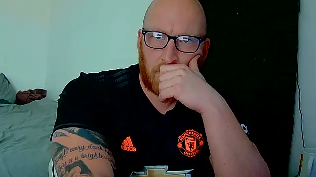 Snapshot of Tilerdadbod chatting on 05.18.26 Tilerdadbod online show from 05.18.26