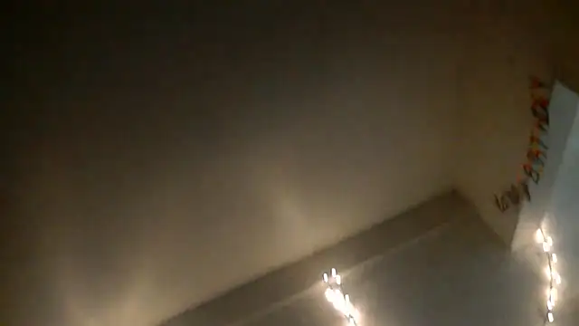 Snapshot of Xochillovemoney2 chatting on 03.19.25 Xochillovemoney2 online show from 03.19.25