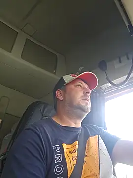 Snapshot of ktmtom247 chatting on 10.02.25 ktmtom247 online show from 10.02.25