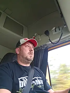 Snapshot of ktmtom247 chatting on 10.27.25 ktmtom247 online show from 10.27.25