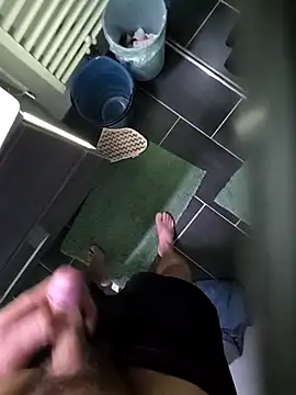 Snapshot of ktmtom247 chatting on 11.21.25 ktmtom247 online show from 11.21.25