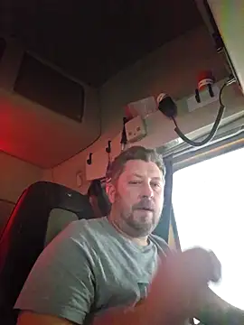 Snapshot of ktmtom247 chatting on 11.26.25 ktmtom247 online show from 11.26.25