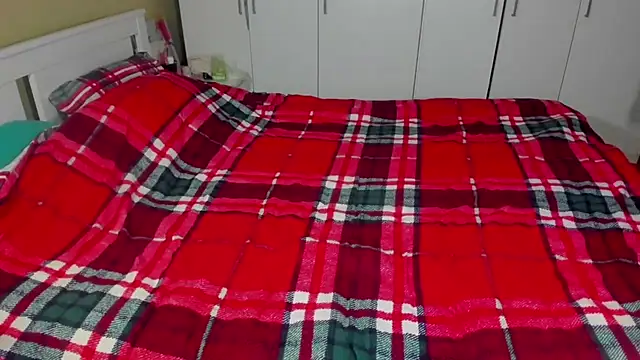 GoldCurves online show from 10.27.25