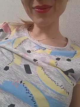 YogisticJuli666 online show from 10.30.25