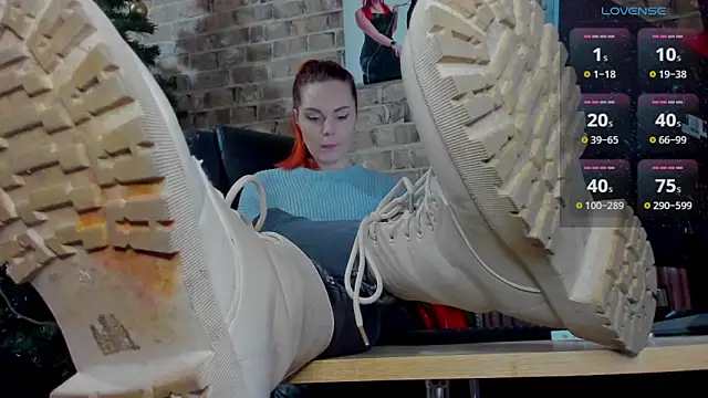 Snapshot of MrsVenus chatting on 01.12.25 MrsVenus online show from 01.12.25