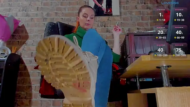 Snapshot of MrsVenus chatting on 03.03.25 MrsVenus online show from 03.03.25