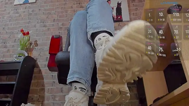 Snapshot of MrsVenus chatting on 03.13.25 MrsVenus online show from 03.13.25