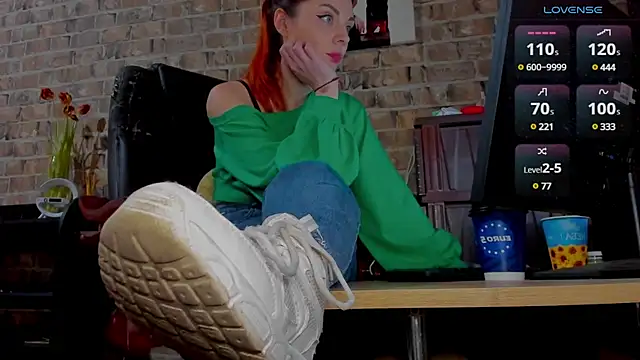 Snapshot of MrsVenus chatting on 03.17.25 MrsVenus online show from 03.17.25