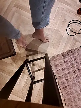 Snapshot of realeasy1 chatting on 09.21.25 realeasy1 online show from 09.21.25