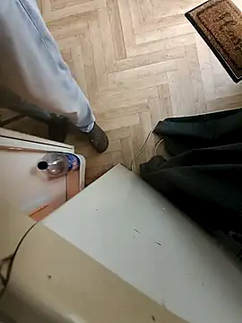 Snapshot of realeasy1 chatting on 09.27.25 realeasy1 online show from 09.27.25