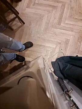 Snapshot of realeasy1 chatting on 09.28.25 realeasy1 online show from 09.28.25