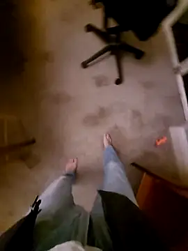 Snapshot of realeasy1 chatting on 10.24.25 realeasy1 online show from 10.24.25