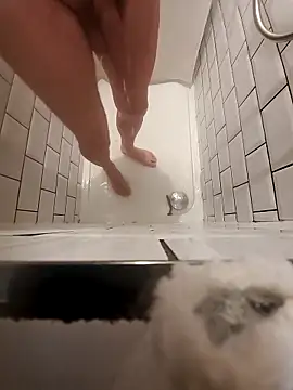 Snapshot of realeasy1 chatting on 11.07.25 realeasy1 online show from 11.07.25