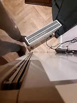 Snapshot of realeasy1 chatting on 11.30.25 realeasy1 online show from 11.30.25