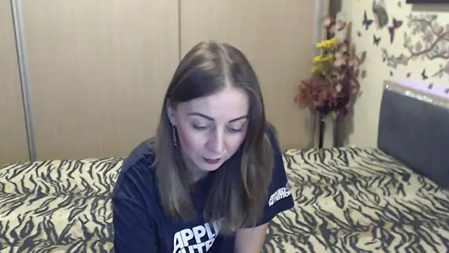 Snapshot of MirabelaSweet chatting on 02.13.26 MirabelaSweet online show from 02.13.26