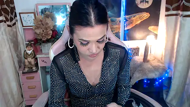 AsianMariaTs online show from 10.20.25