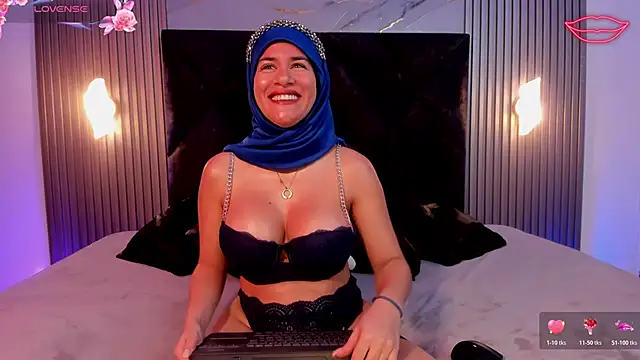 Zafira Alabi online show from 11.15.25