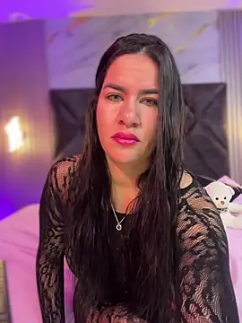 Zafira Alabi online show from 02.15.26