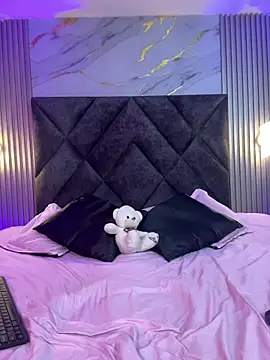 Zafira Alabi online show from 02.18.26