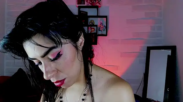 Snapshot of sky_girl1 chatting on 12.23.24 sky girl1 online show from 12.23.24