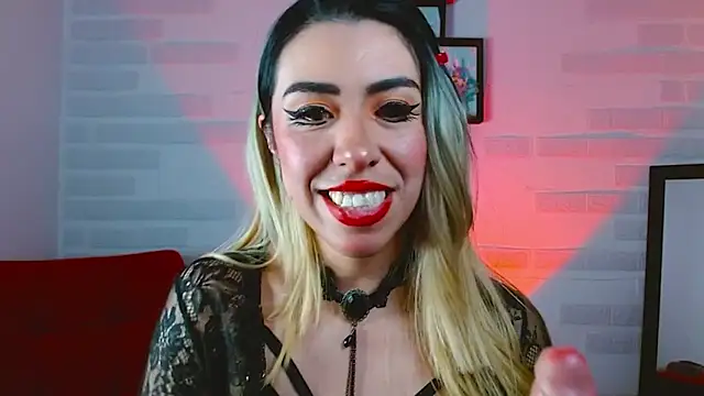 Snapshot of sky_girl1 chatting on 10.22.25 sky girl1 online show from 10.22.25