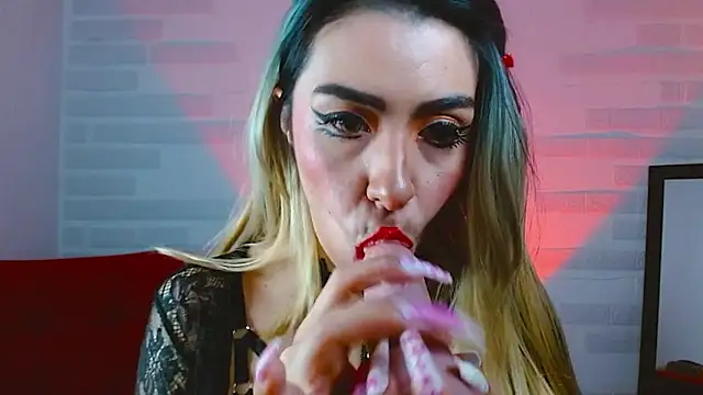 Snapshot of sky_girl1 chatting on 10.23.25 sky girl1 online show from 10.23.25