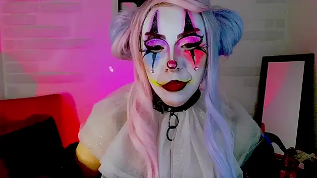 Snapshot of sky_girl1 chatting on 10.24.25 sky girl1 online show from 10.24.25