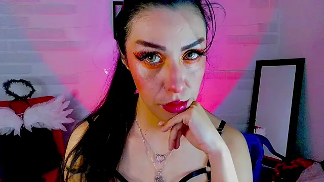 Snapshot of sky_girl1 chatting on 10.30.25 sky girl1 online show from 10.30.25