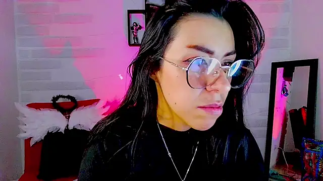 Snapshot of sky_girl1 chatting on 11.10.25 sky girl1 online show from 11.10.25