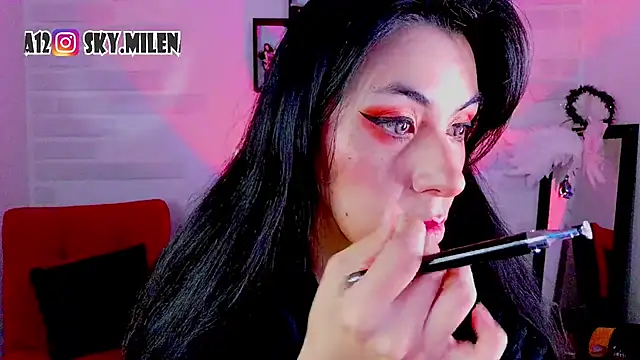 Snapshot of sky_girl1 chatting on 11.30.25 sky girl1 online show from 11.30.25