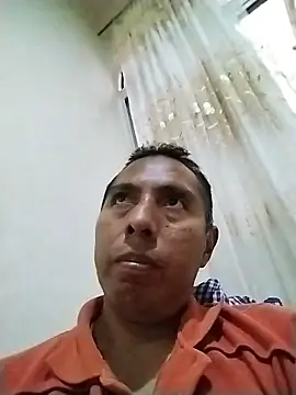 Snapshot of desnudo_Sexoxo chatting on 12.04.25 desnudo Sexoxo online show from 12.04.25