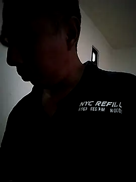 Snapshot of desnudo_Sexoxo chatting on 12.17.25 desnudo Sexoxo online show from 12.17.25