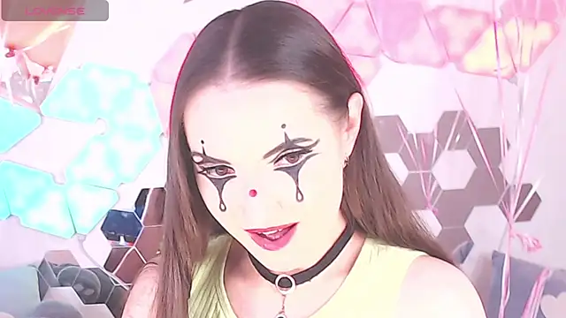 LexiKiss online show from 01.11.25