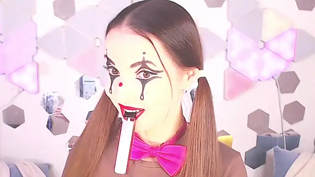 LexiKiss online show from 11.13.25