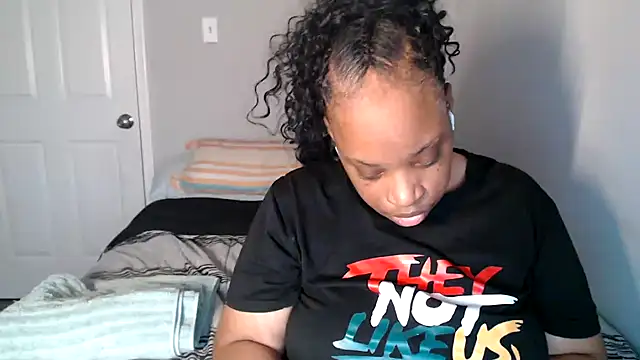 Sexymona1218 online show from 11.26.25