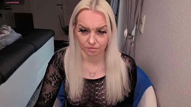 MIA-XXX online show from 04.25.26