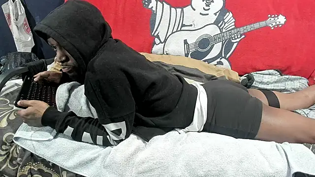 iBreakHeartz online show from 12.26.24