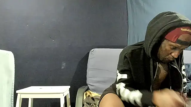 iBreakHeartz online show from 01.02.25