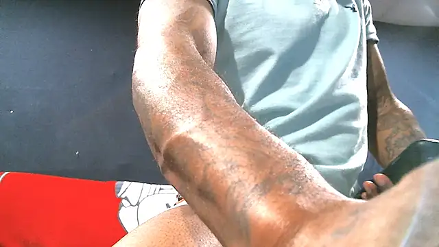 iBreakHeartz online show from 01.17.25