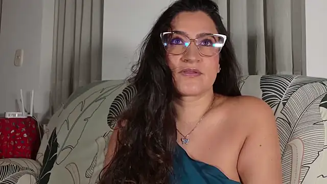 DeesseLuxure online show from 02.17.26