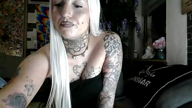 RoxxyInk online show from 09.09.25