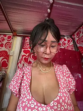 Snapshot of sweetieme chatting on 06.05.26 sweetieme online show from 06.05.26