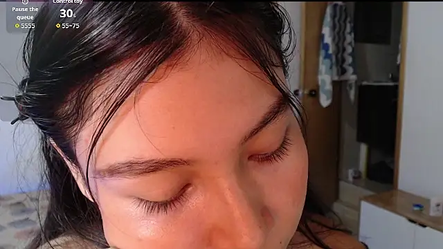 Snapshot of evolet01 chatting on 10.25.25 evolet01 online show from 10.25.25